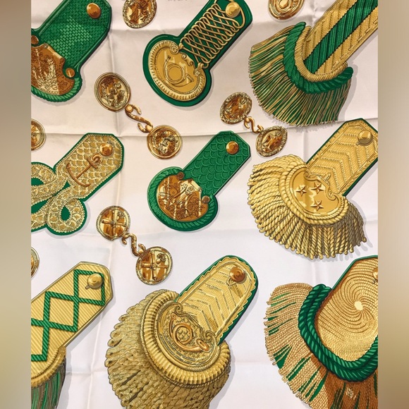 HERMES Carre90 Silk Scarf- 35”x 35”😍💚🔥 - Picture 15 of 17